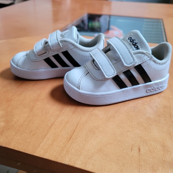 adidas Other - Classic Adidas size 5